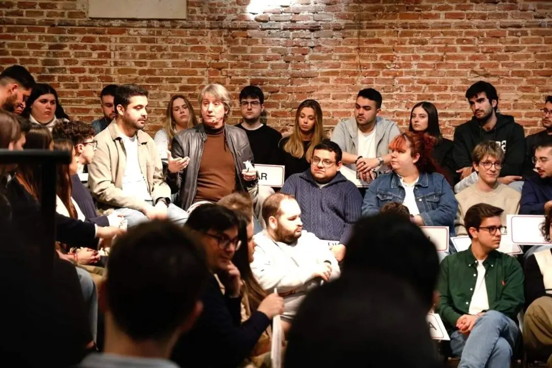 Acto jovenes Valladolid candidato PSOE Castilla y Leon Carlos Martinez elecciones 15-M