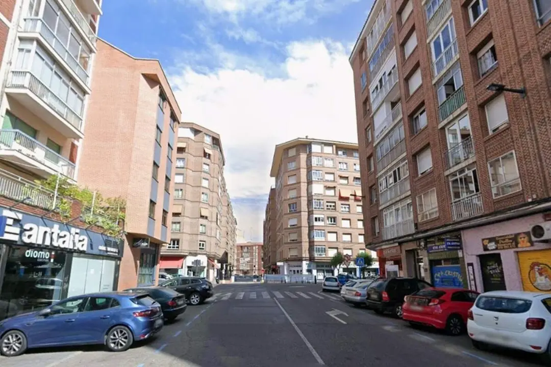 Cruce calles Acibelas y San Luis zona La Circular Valladolid