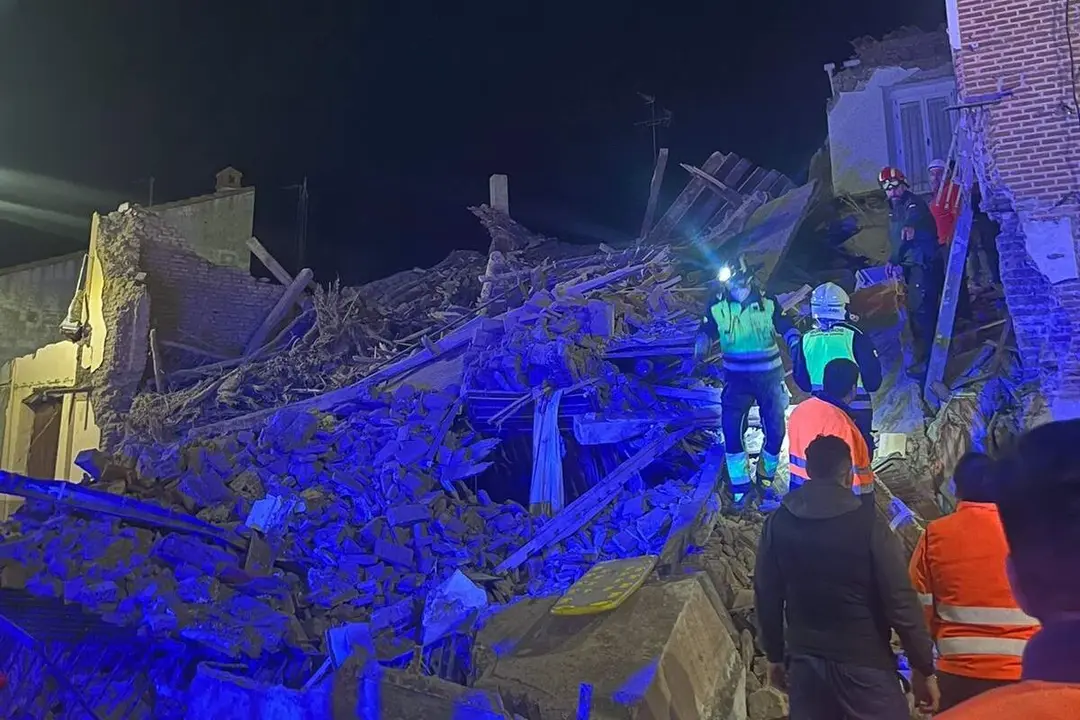 Derrumbe vivienda dos plantas Plaza Mayor Siete Iglesias de Trabancos persona fallecida atrapados