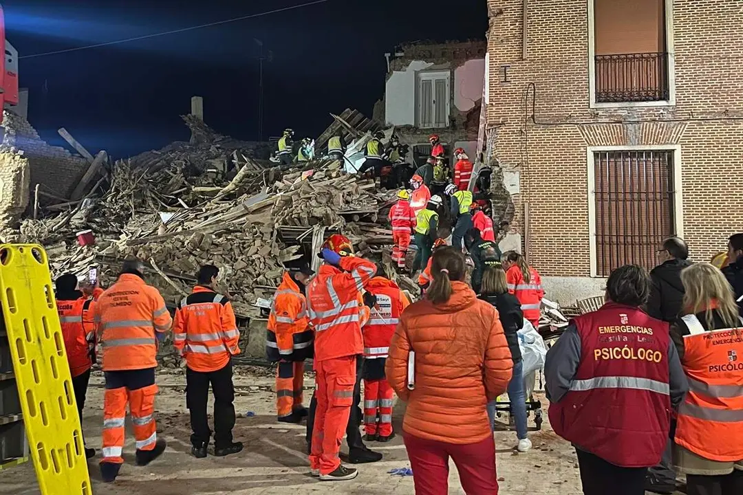Derrumbe edificio Siete Iglesias de Trabancos operativo rescate personas atrapadas y mujer fallecida
