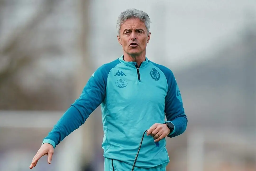 Fran Escriba entrenador del Real Valladolid entrenamiento previa partido Liga