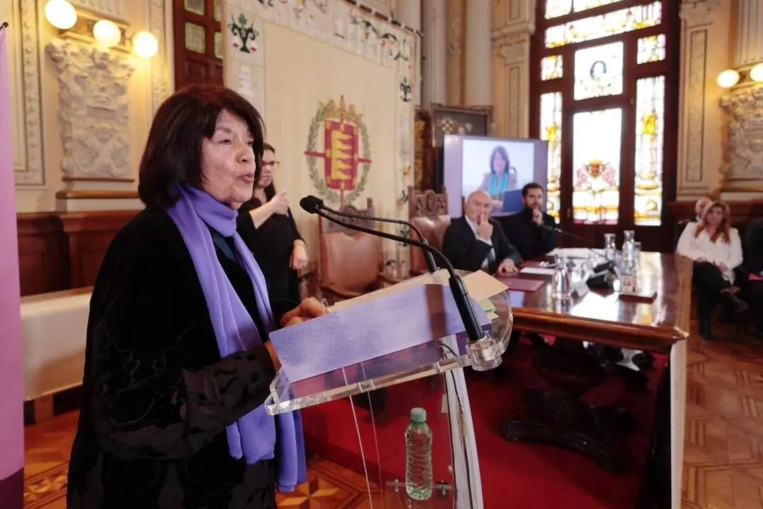 Celebracion Dia Internacional de la Mujer Ayuntamiento Valladolid 8-M lectura manifiesto Maria del Carmen Fernandez