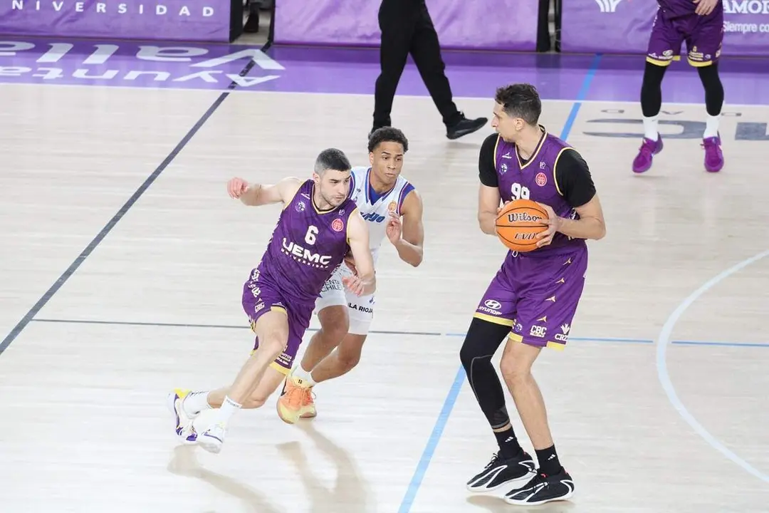 Derrota Baloncesto Valladolid vs Reina Proteinas Clavijo 73-78 resultado Segunda FEB