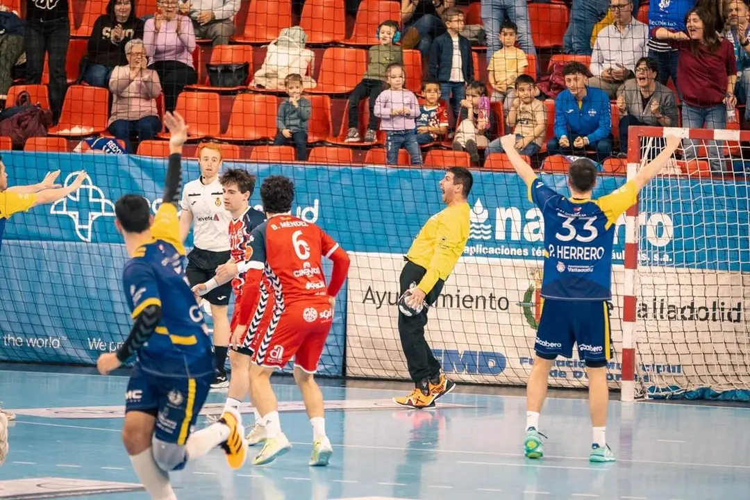 Cronica victoria Balonmano Atletico Valladolid vs Alicante Huerta del Rey jugadores