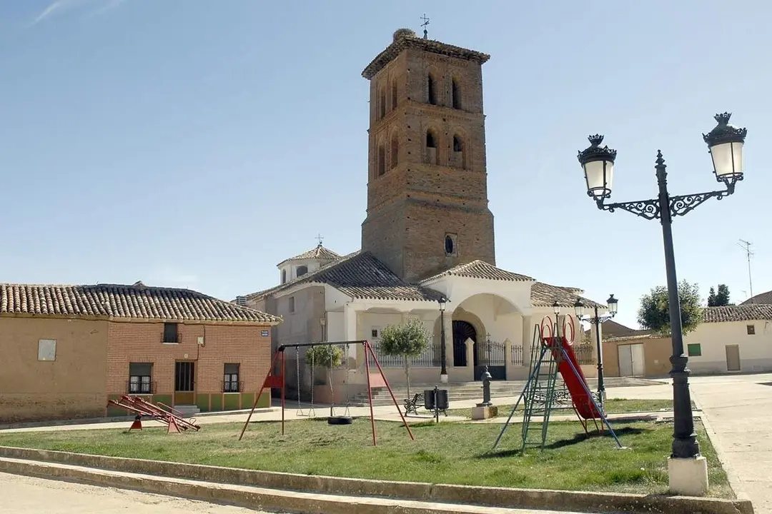 Iglesia de San Pedro Villavicencio de los Caballeros provincia Valladolid pueblos