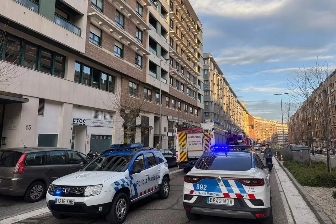Incendio campana extractora cocina calle Manuel Azana Parquesol Bomberos y Policia Valladolid