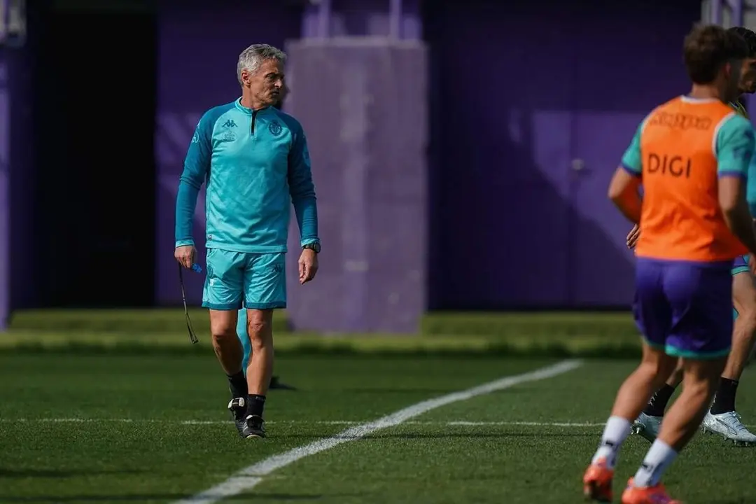 Entrenamiento Real Valladolid Fran Escriba y jugadores previa partido Liga