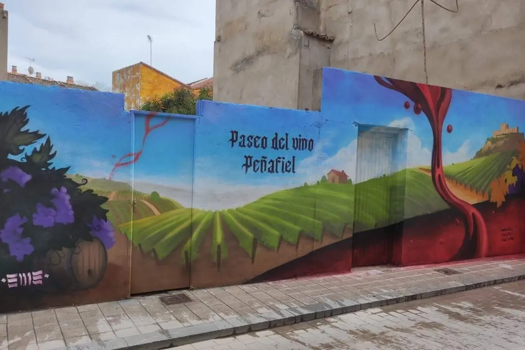 Nuevo mural Paseo del Vino calle Derecha Penafiel turismo provincia