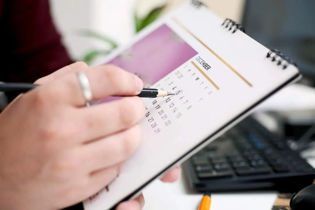 Calendario dias laborales y festivos 2027 oficina trabajadores