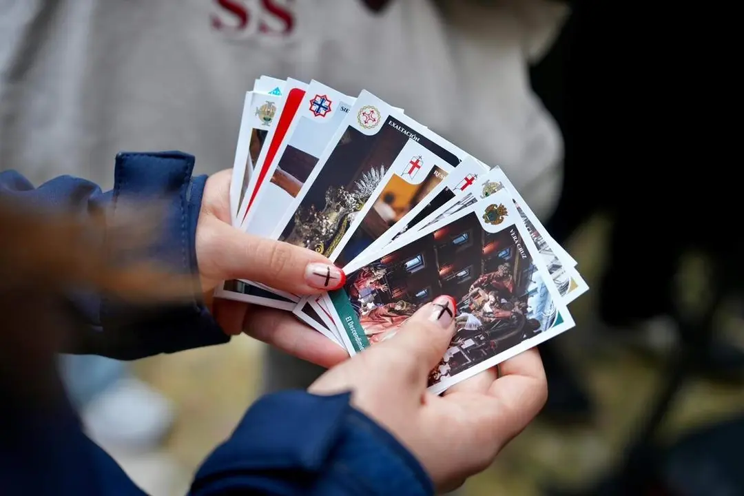 Presentacion nuevos cromos coleccionables Semana Santa Valladolid