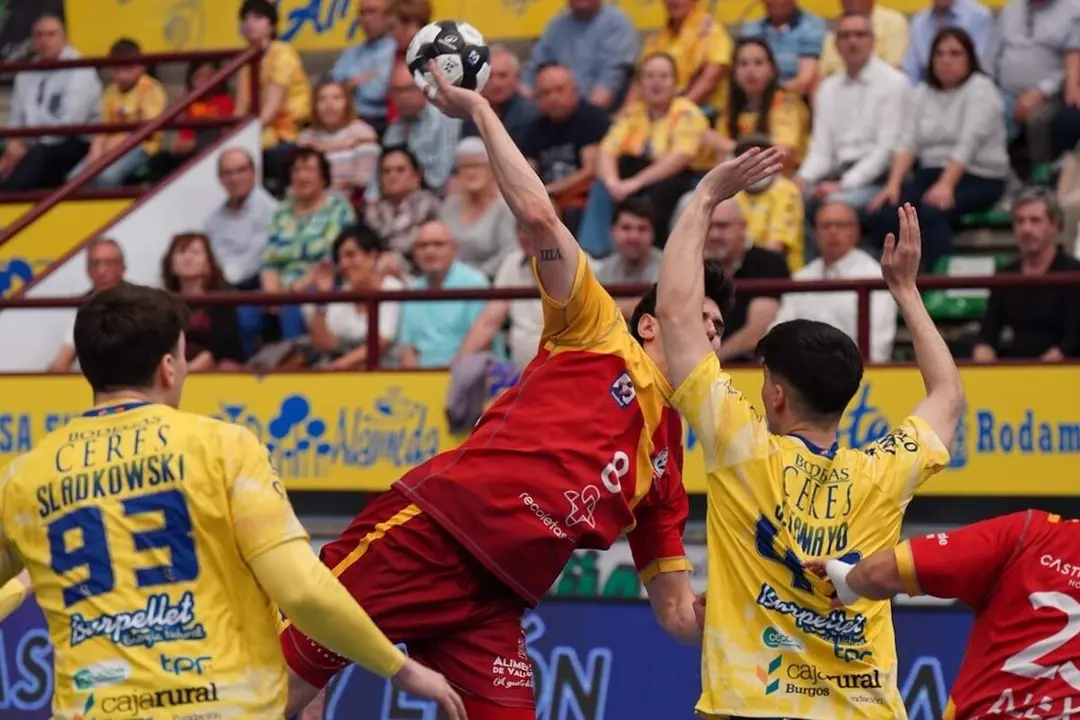 Derrota 33-29 Tubos Aranda vs Balonmano Atletico Valladolid jugador Gustavo Oliveira
