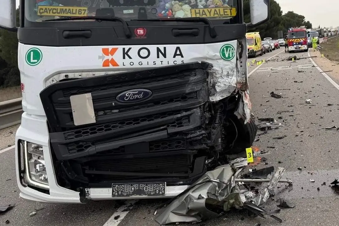Accidente mortal N-122 Sardon de Duero colision camion y turismo hombre fallecido