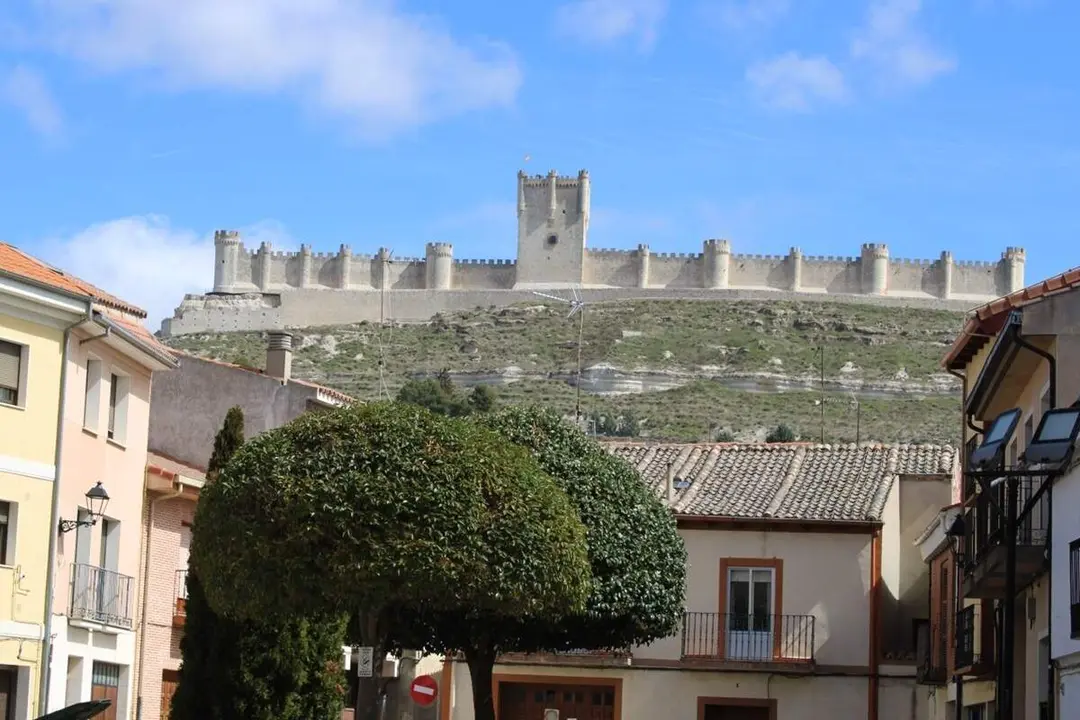 Castillo Penafiel vista Plaza San Pablo turismo provincia Valladolid