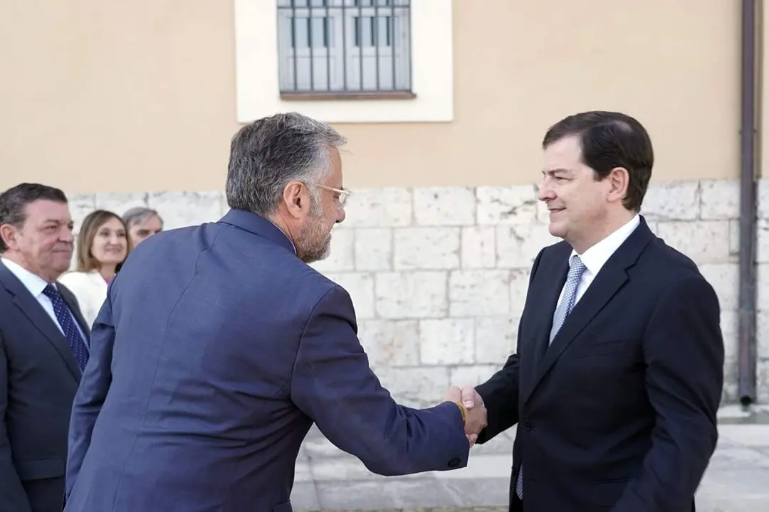 Alfonso Fernandez Manueco y Carlos Pollan anuncio acuerdo constitucion Mesa Cortes Castilla y Leon nueva legislatura