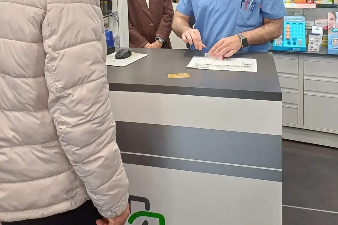 Farmacia Valladolid empleo cliente y trabajador medicamentos recetas