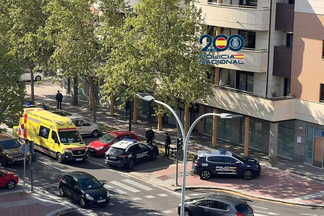 Intervencion Policia Nacional y Sacyl discusion companeros piso barrio Parque Alameda Valladolid