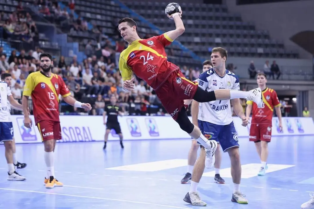 Partido Fraikin Granollers vs Balonmano Atletico Valladolid derrota Jorge Serrano jugador