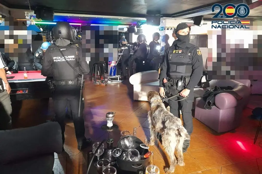 Operativo antidroga discoteca Valladolid agentes y perro Policia Nacional dos detenidos