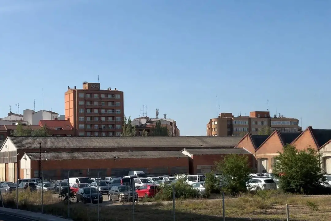 Aparcamiento de los antiguos talleres de Renfe polemica acondicionamiento Ayuntamiento Valladolid
