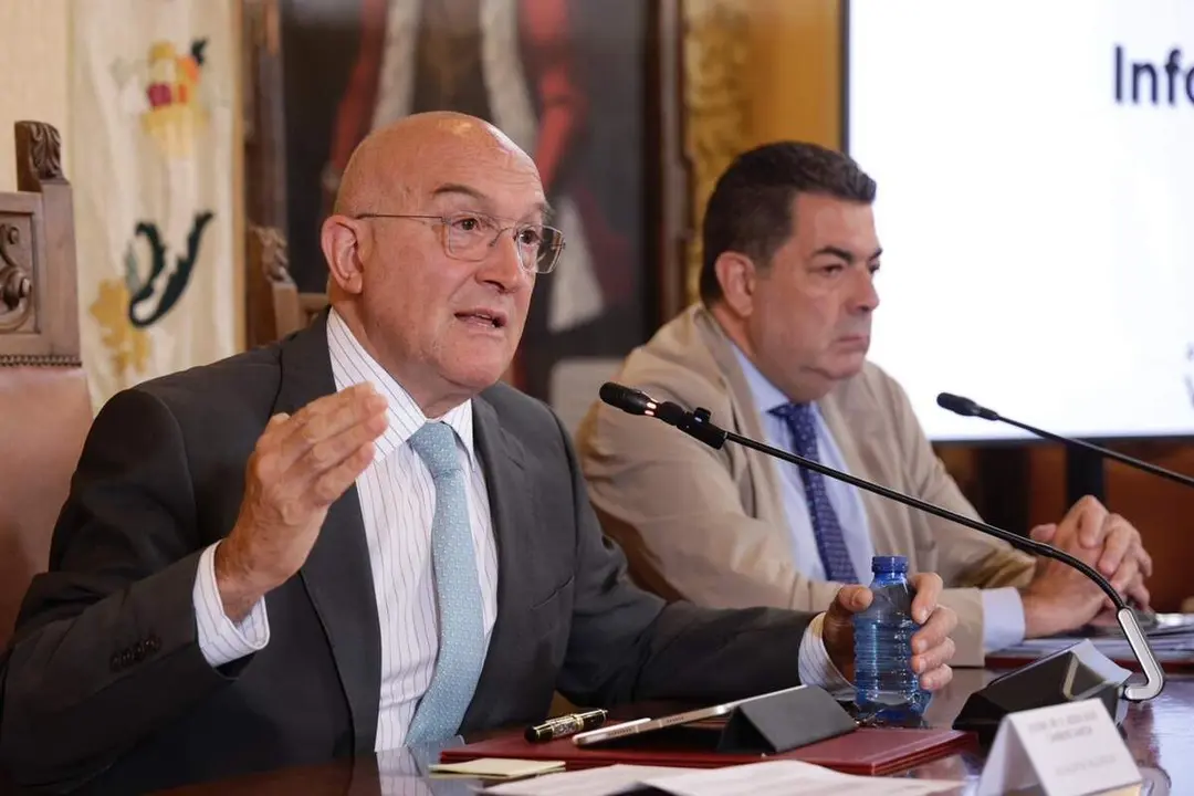 Revision Ordenanza Zona Bajas Emisiones rueda prensa Jesus Julio Carnero Ayuntamiento Valladolid