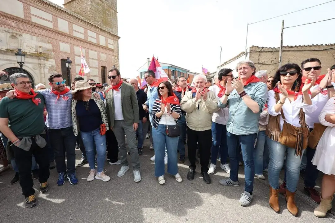 Celebracion Dia Castilla y Leon Carlos Martinez y lideres PSOE Villalar