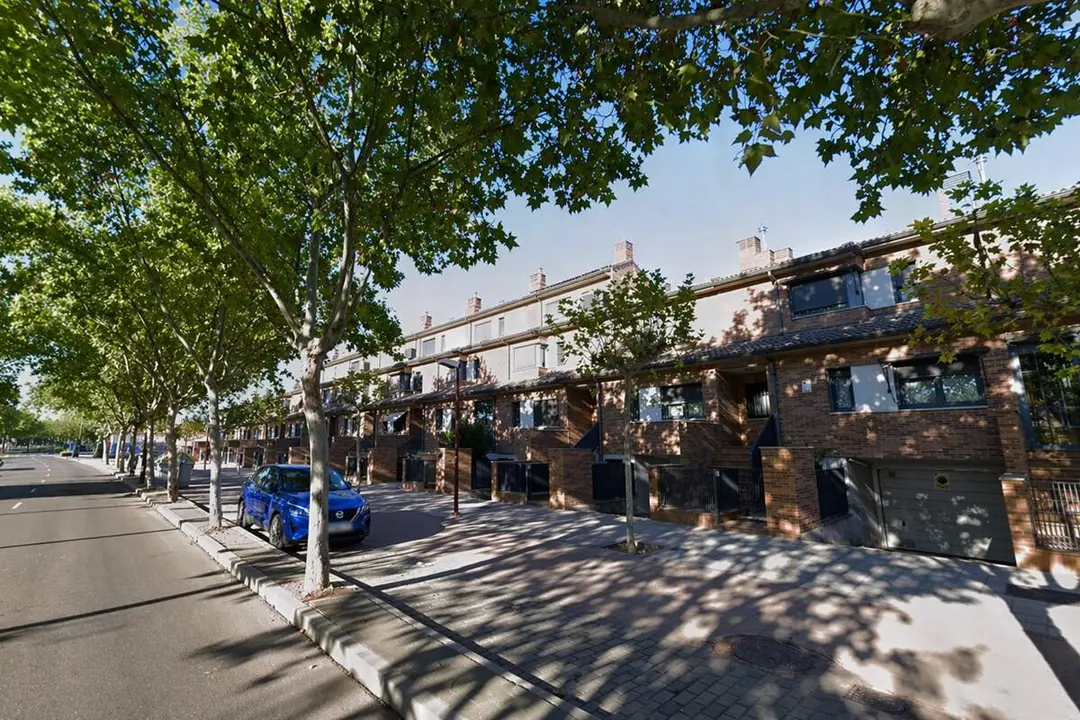 Calle Canada Real accidente colision coche garaje sucesos Valladolid