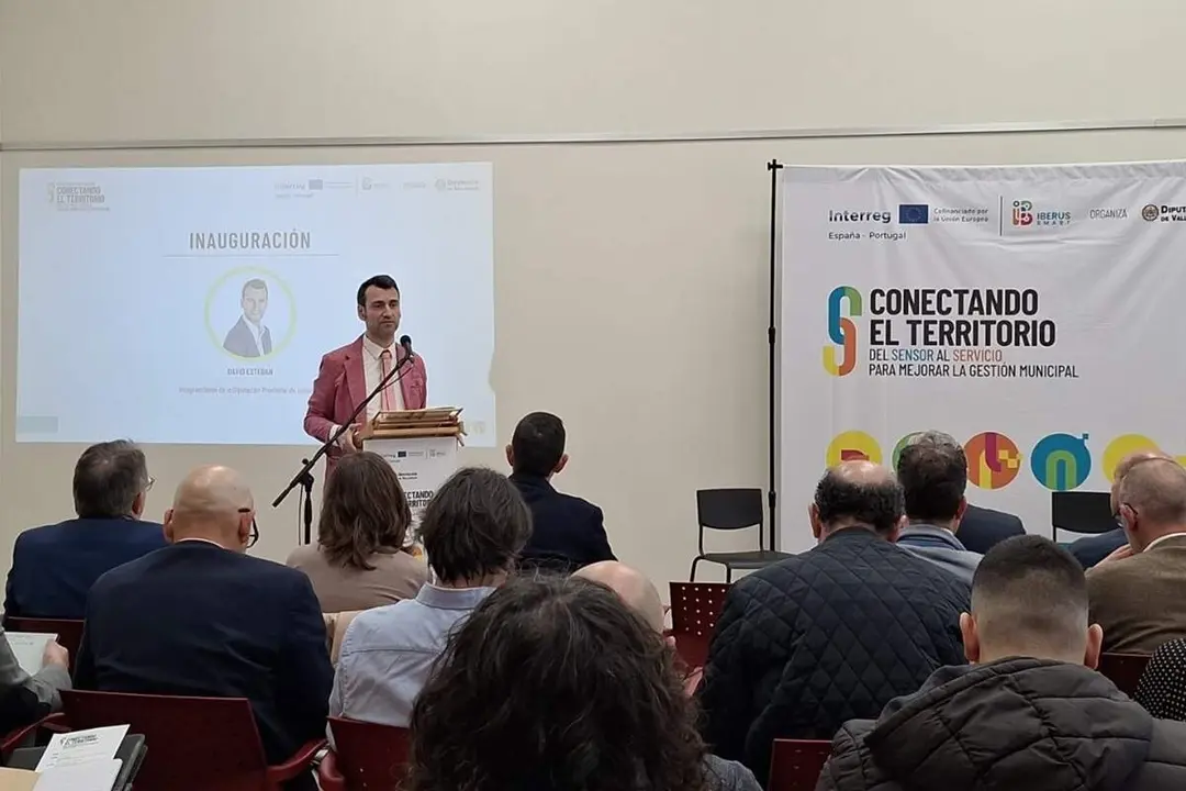 Jornada Conectando el territorio Diputacion Valladolid David Esteban empleados publicos