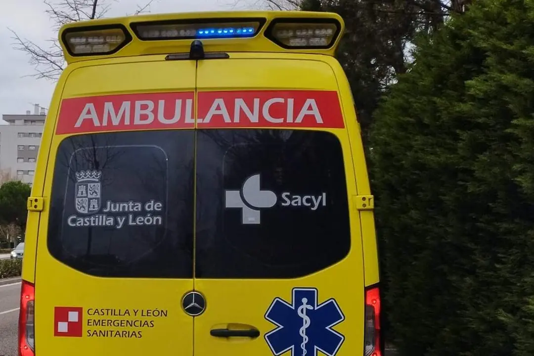 Ambulancia de Sacyl accidente de trafico Valladolid personas heridas sucesos