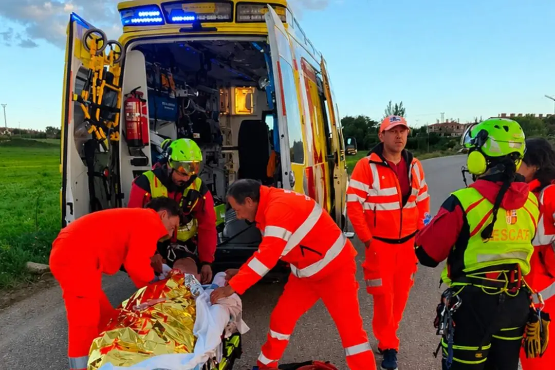 Rescate zona dificil acceso accidente motorista La Cisterniga emergencias