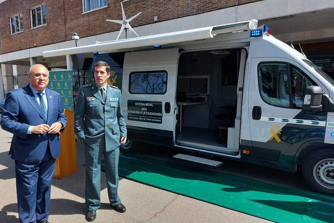 Presentacion Oficina Movil Atencion Ciudadania Guardia Civil pueblos provincia Valladolid