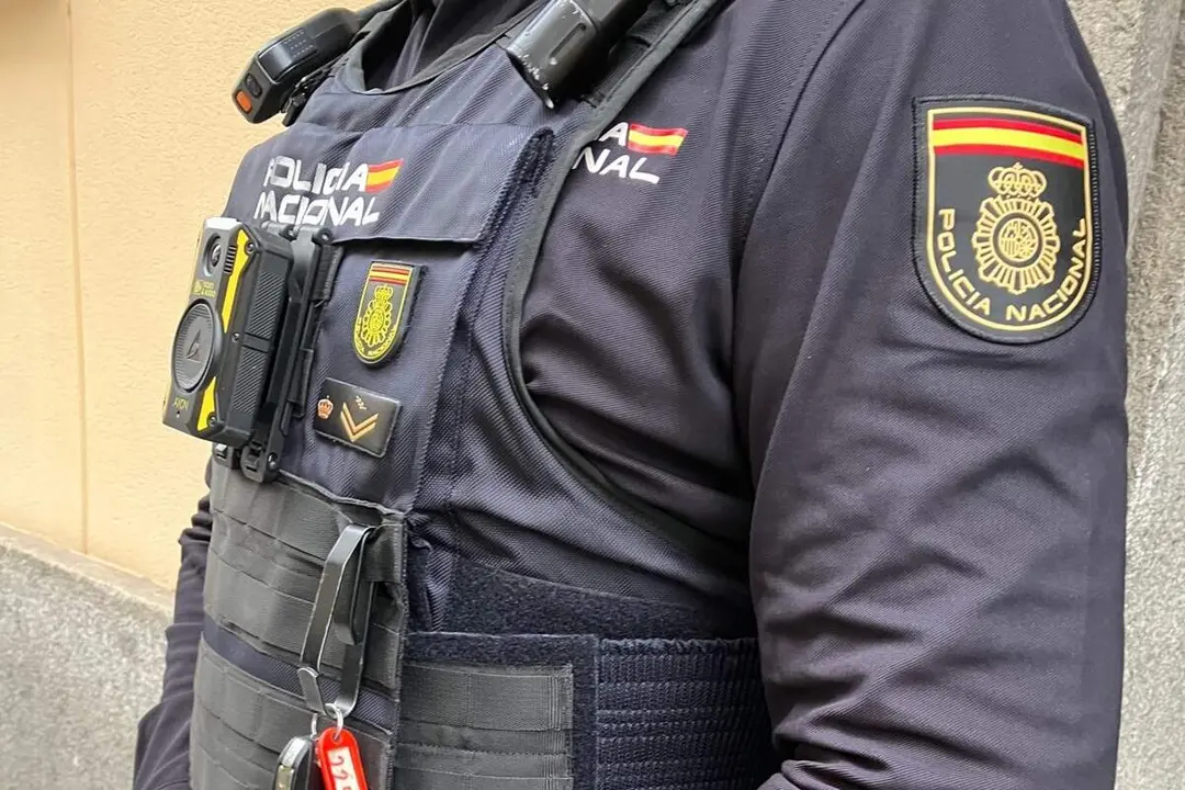 Agente Policia Nacional chaleco intervencion armas blancas sucesos Valladolid