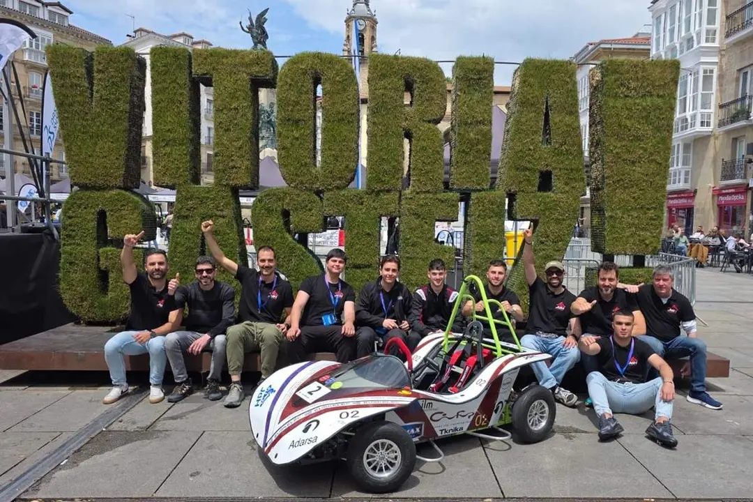 Estudiantes CIFP Juan de Herrera de Valladolid Euskelec&nbsp;2026 kart electrico
