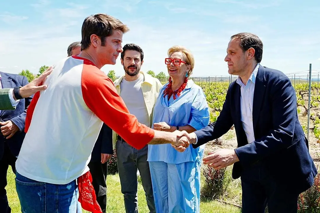 Visita presidente Diputacion Conrado Iscar rodaje Entre Vinas pelicula Ribera del Duero