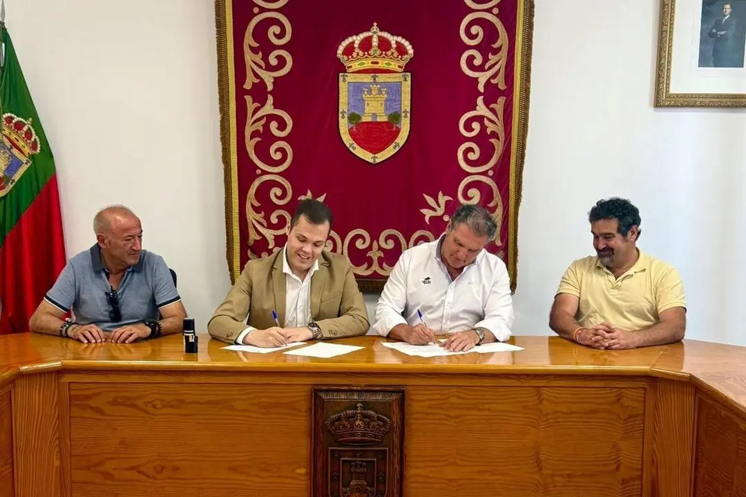 Firma convenio Cigales y club VRAC Escuela Municipal de Rugby