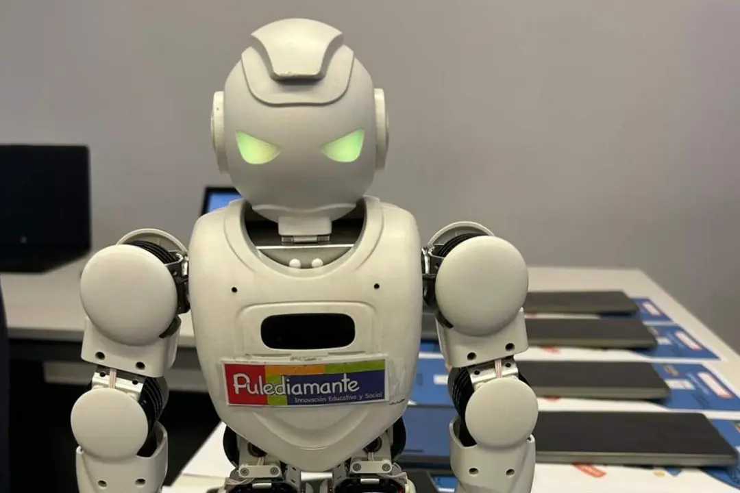 Robot inteligencia artificial Feria Minigenia jovenes Diputacion