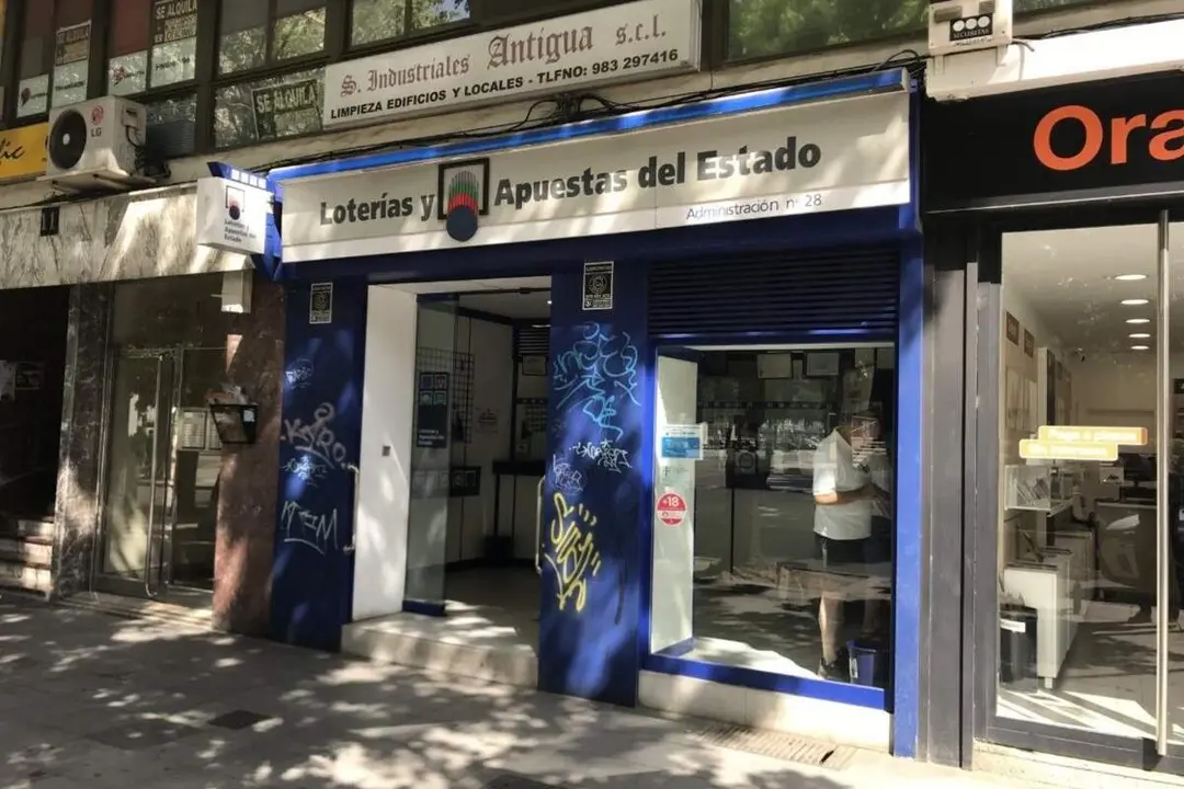Administracion de loteria calle Ciguena Pajarillos premio El Millon