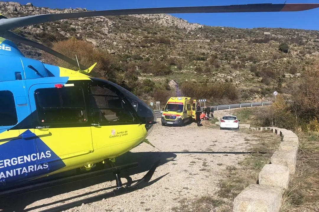 Servicio de Emergencias 112 accidente trafico helicoptero y ambulancia Castilla y Leon