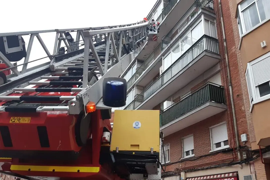 Intervencion camion Bomberos rescate vivienda sucesos Valladolid