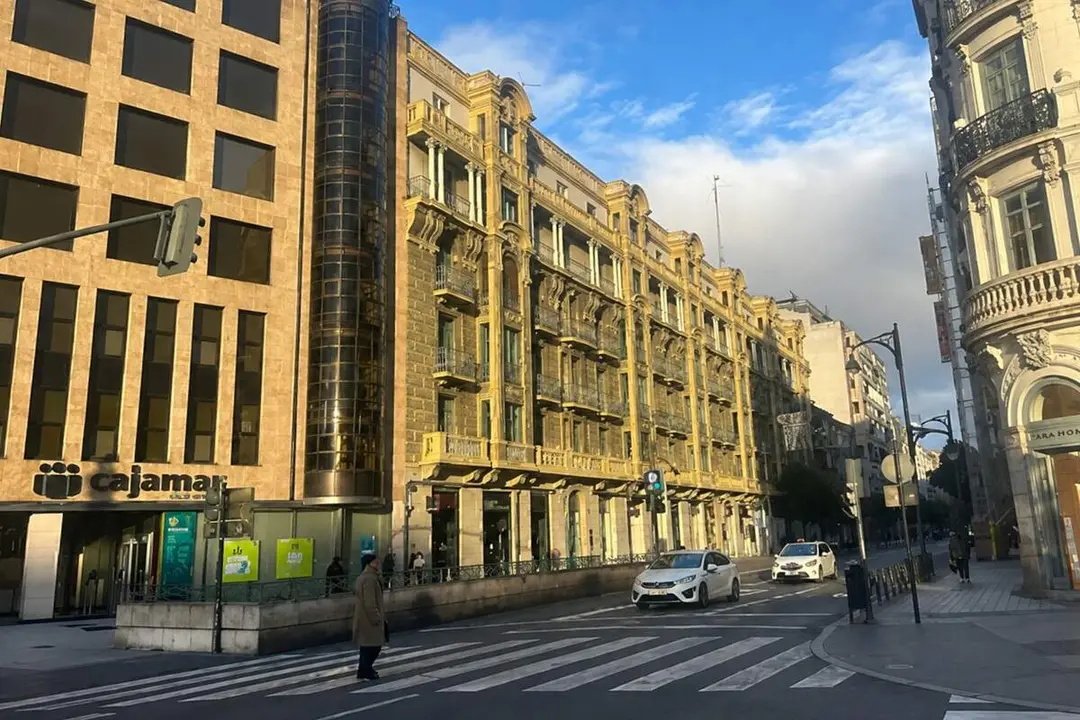 Calle Miguel Iscar esquina Plaza Zorrilla centro ciudad Valladolid