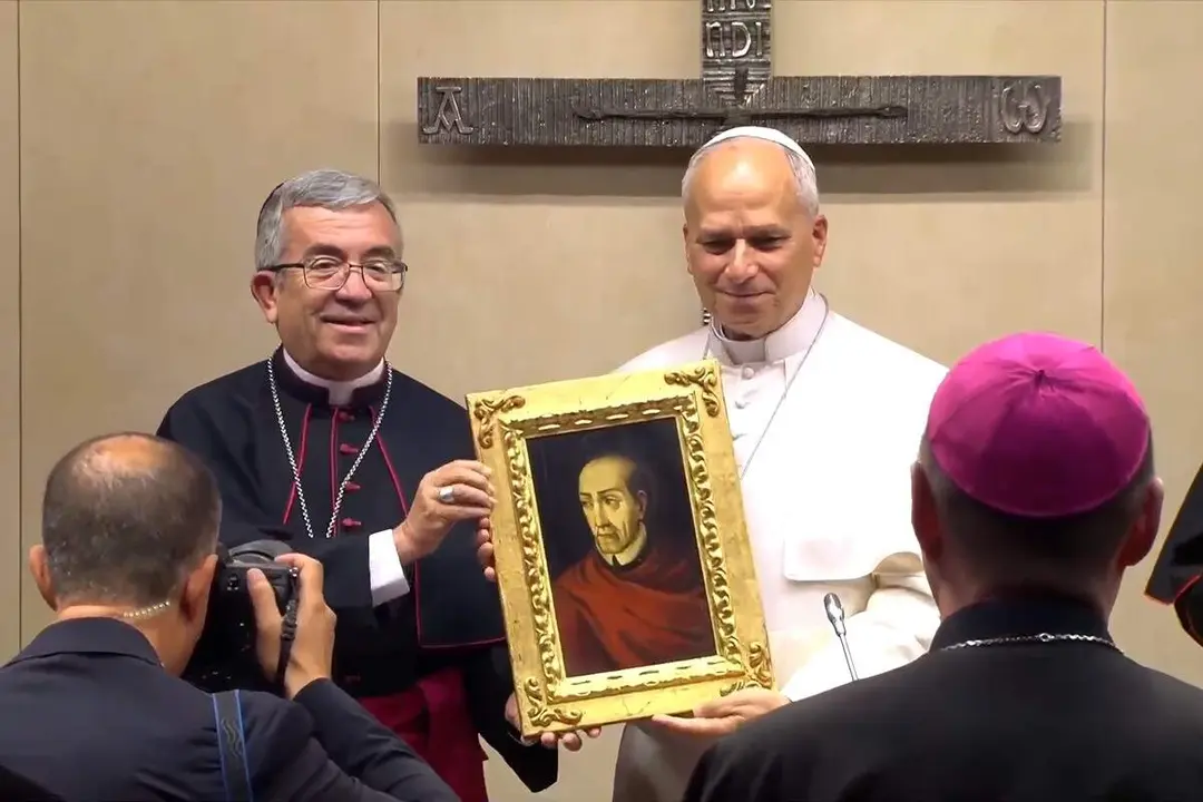 Luis Arguello entrega Papa Leon XIV retrato Santo Toribio de Mogrovejo Mayorga Iglesia Valladolid