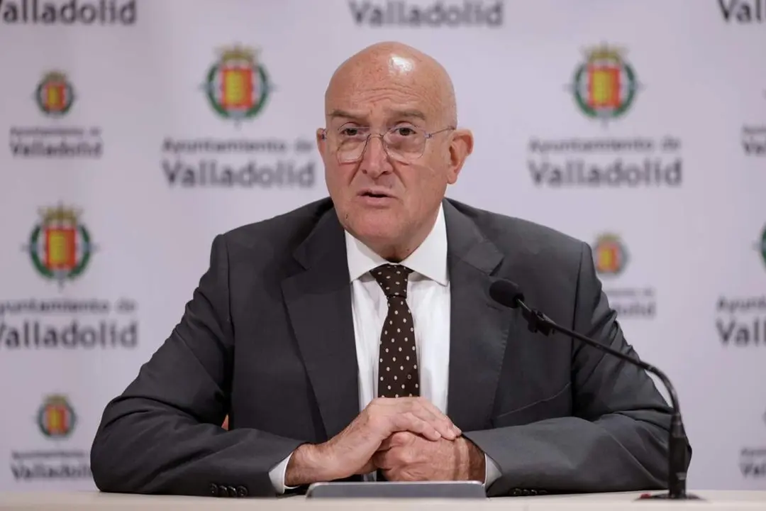 Jesus Julio Carnero rueda prensa anuncio inversiones y proyectos Junta Gobierno Local Ayuntamiento Valladolid
