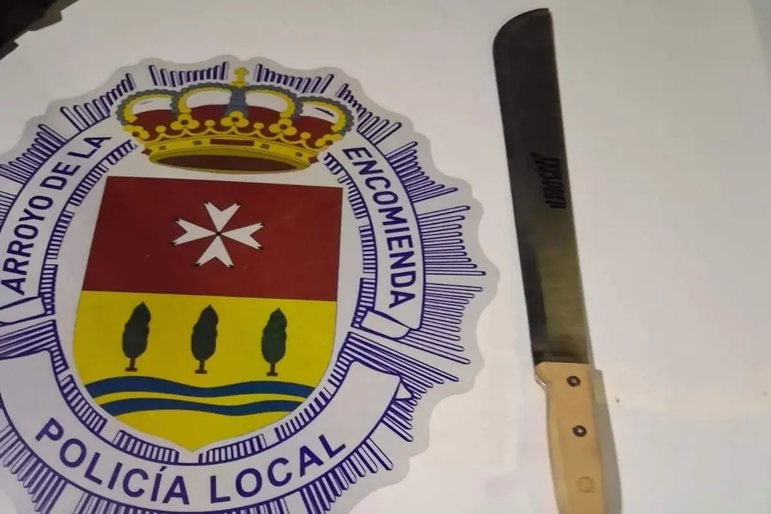 Machete grandes dimensiones intervenido Policia Local Arroyo Fiestas La Flecha
