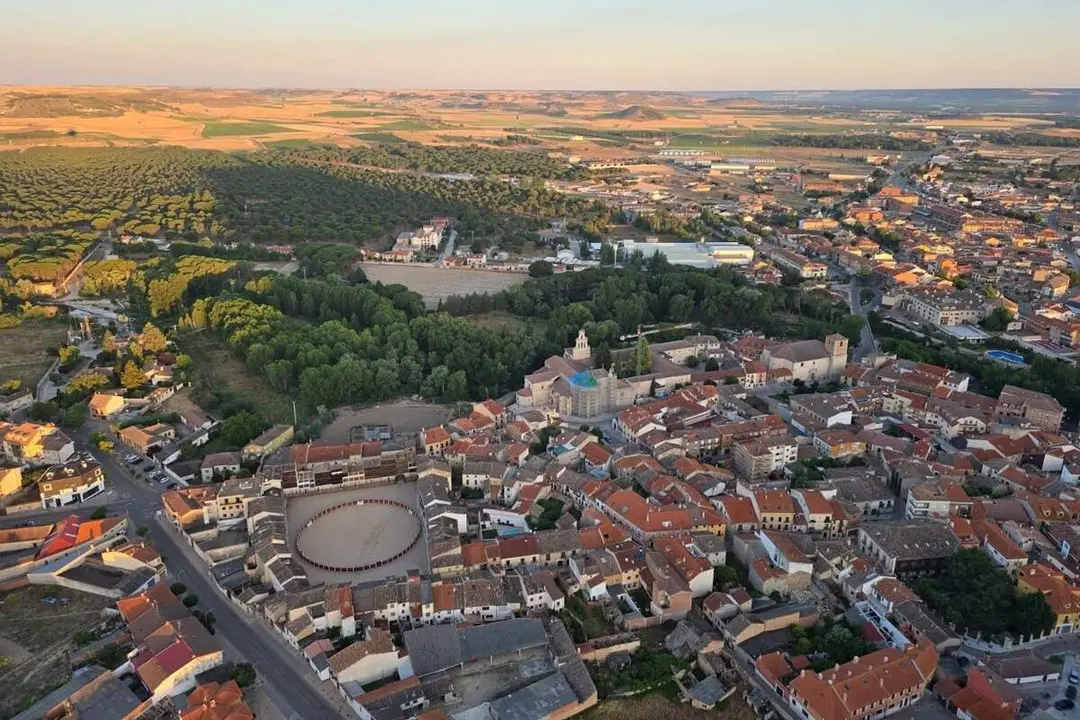 Vista aerea Penafiel Plaza del Coso y casco urbano pueblo provincia Valladolid