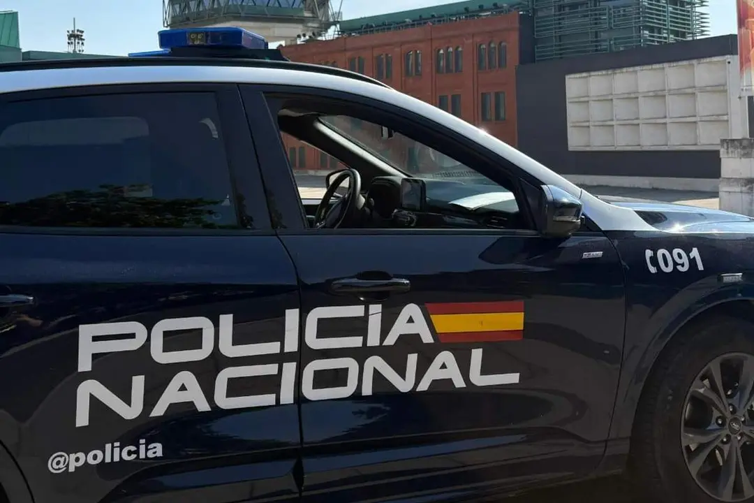 Coche patrulla Policia Nacional zona Museo de la Ciencia Valladolid