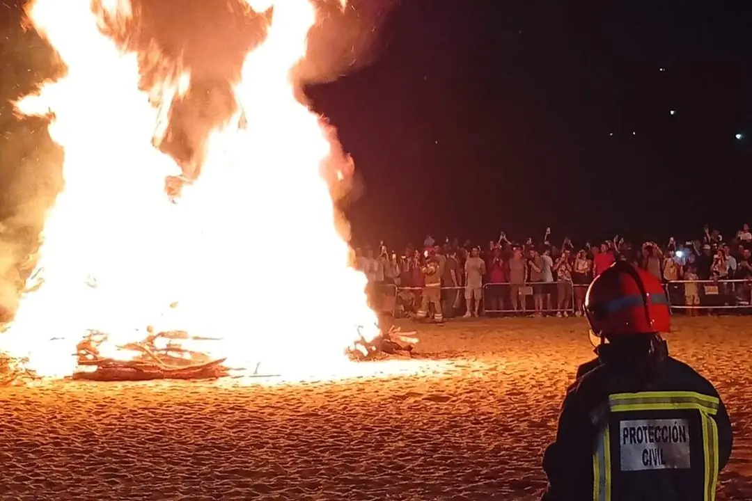 Celebracion hoguera Noche San Juan 2026 Playa Las Moreras Valladolid