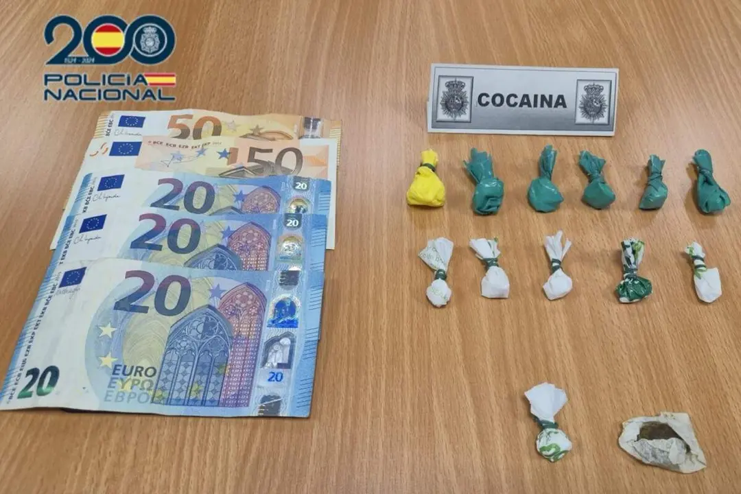 Intervienen cocaina hachis y dinero mujer detenida venta droga terraza bar Las Delicias sucesos