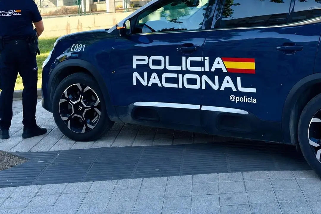 Agente Policia Nacional coche patrulla sucesos Valladolid detencion intervencion