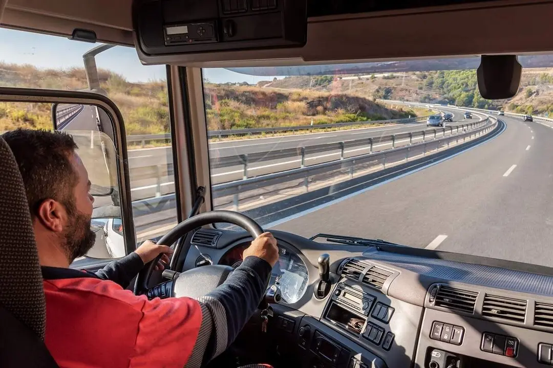 Transportista camion empleo trabajo Valladolid carretera circulacion