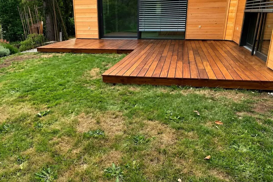 Suelo terrazas jardines tarima vivienda Valladolid
