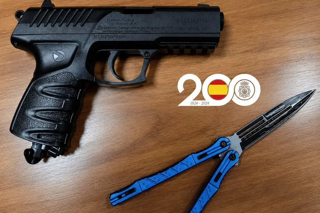 Navaja mariposa y pistola armas intervenidas agresion companeros piso sucesos Valladolid